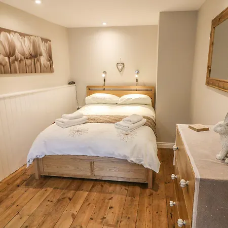 Heugh Barn * Thwaite