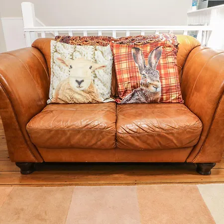 Heugh Barn * Thwaite